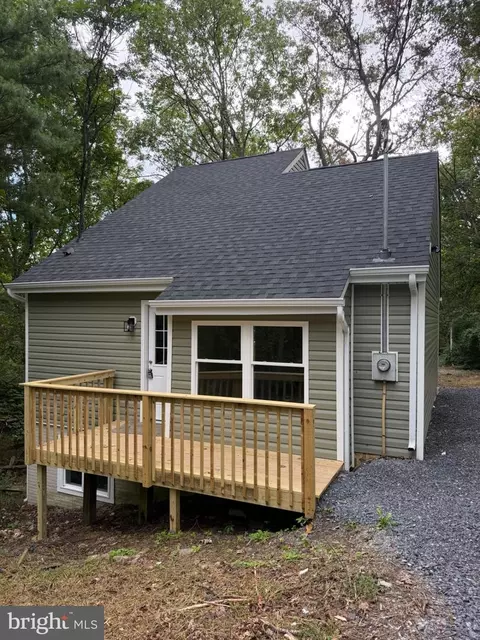 329 Persimmon Ln, Gerrardstown, WV 25420