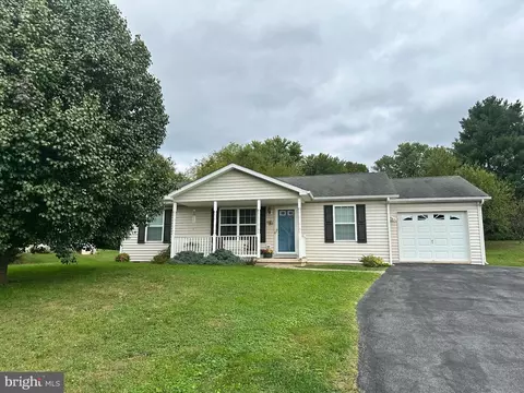 220 Seascape Ct, Martinsburg, WV 25403