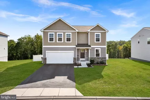 417 Eurasian Dr, Bunker Hill, WV 25413