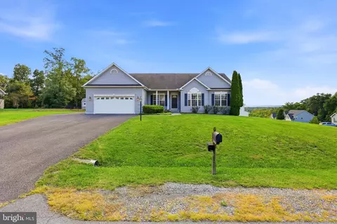 22 Patapsco Cir, Falling Waters, WV 25419