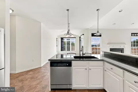 Kitchen - 22 Patapsco Cir, Falling Waters, WV 25419 photo 4 of 5
