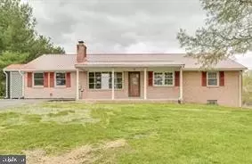 229 Davis Dr, Martinsburg, WV 25404