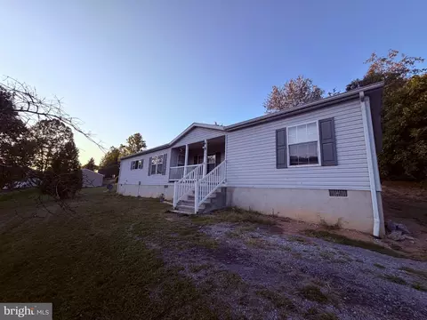 273 Counterfeit Way, Bunker Hill, WV 25413