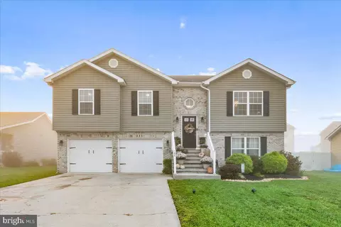 88 Finney Dr, Martinsburg, WV 25405