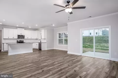 83 Brompton St, Falling Waters, WV 25419 photo 6