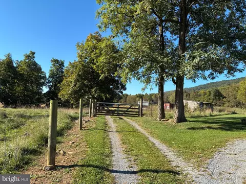 446 Pa Kath Ln, Martinsburg, WV 25403