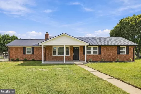 328 Richard St, Martinsburg, WV 25404