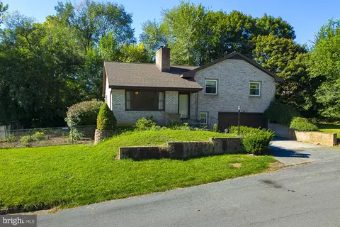 1507 W Race St, Martinsburg, WV 25401