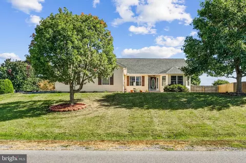 98 Knox Dr, Hedgesville, WV 25427