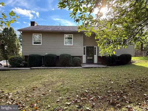 368 Anderson Rd, Martinsburg, WV 25404