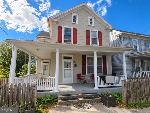 504 N High St, Martinsburg, WV 25404