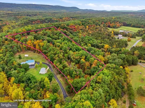 Dunham Drive, Hedgesville, WV 25427