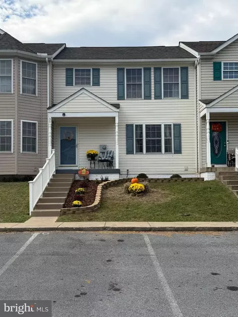 30 Argon Dr, Martinsburg, WV 25405