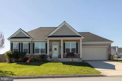 82 Serpentine Way, Martinsburg, WV 25405