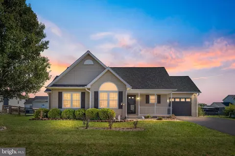112 Alcott Ave, Inwood, WV 25428