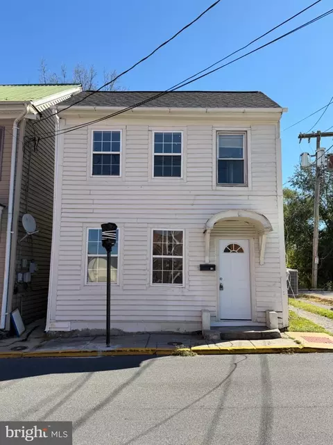115 N Spring St, Martinsburg, WV 25401