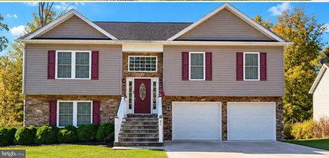 46 Catch Release Ct, Inwood, WV 25428