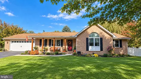 400 Holly Ln, Martinsburg, WV 25401