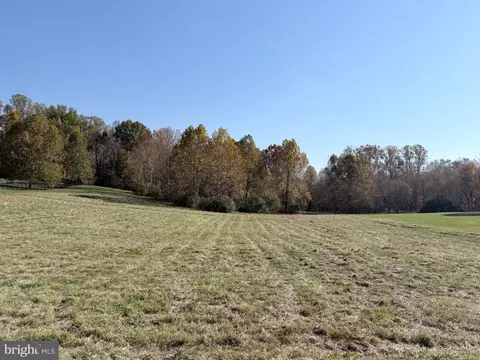 Nimitz Lane, Hedgesville, WV 25427