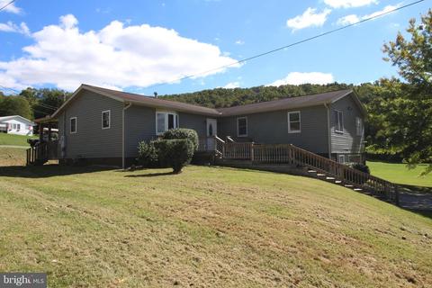 64 Third St, Junior, WV 26275 photo 1