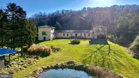 126 Wolverton Mountain Ln, Petersburg, WV 26847