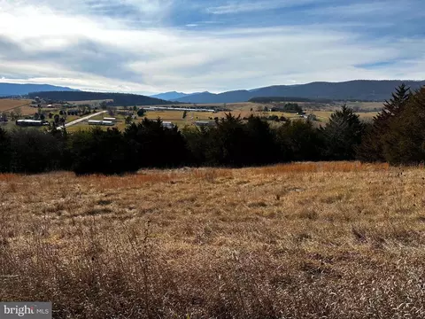 40 High Point Drive, Maysville, WV 26833