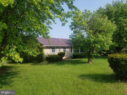 107 Woodlawn Dr, Petersburg, WV 26847