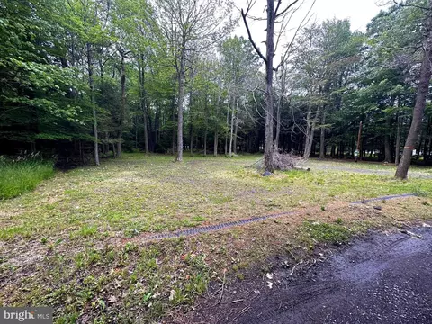 48 Hootie Holler Ln, Mount Storm, WV 26739