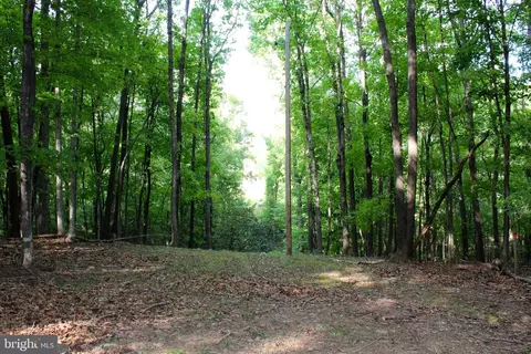 1 2 Smoke Hole Rd, Cabins, WV 26855