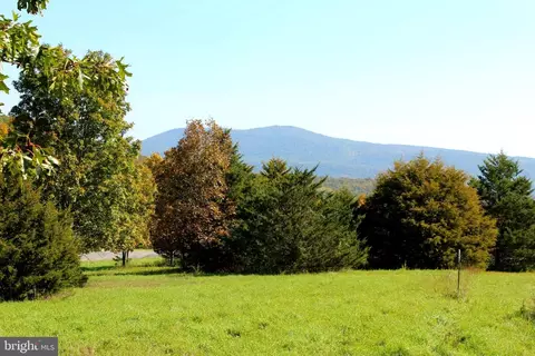 24 Quantico Trl, Maysville, WV 26833