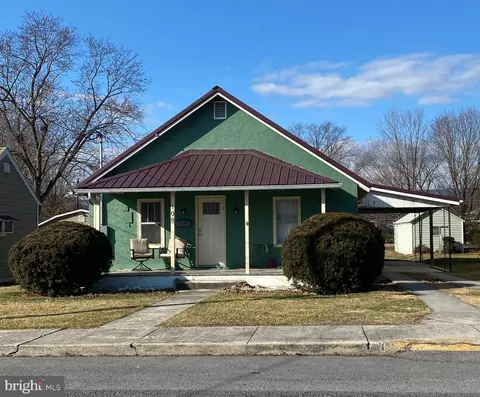 108 Mountain View St, Petersburg, WV 26847