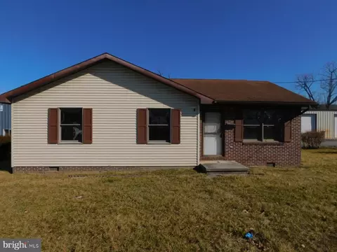 404 Keyser Ave, Petersburg, WV 26847