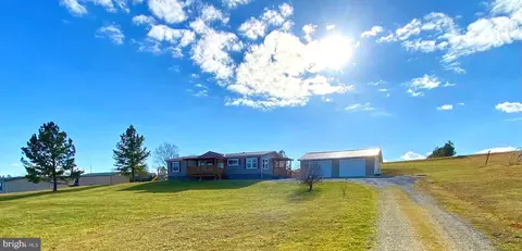 71 Lois Ln, Maysville, WV 26833