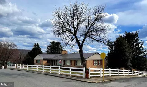 201 Jefferson Ave, Petersburg, WV 26847