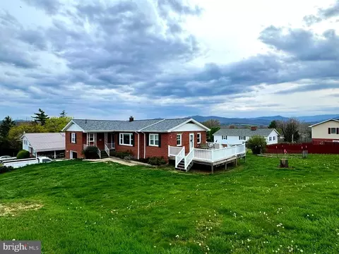248 Bryan St, Petersburg, WV 26847