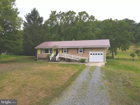 1782 Elkhorn Rd, Petersburg, WV 26847
