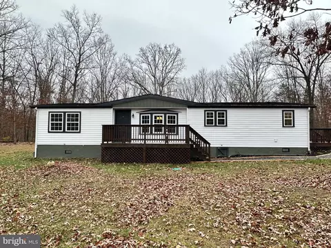 211 Haven Farms Cir, Petersburg, WV 26847