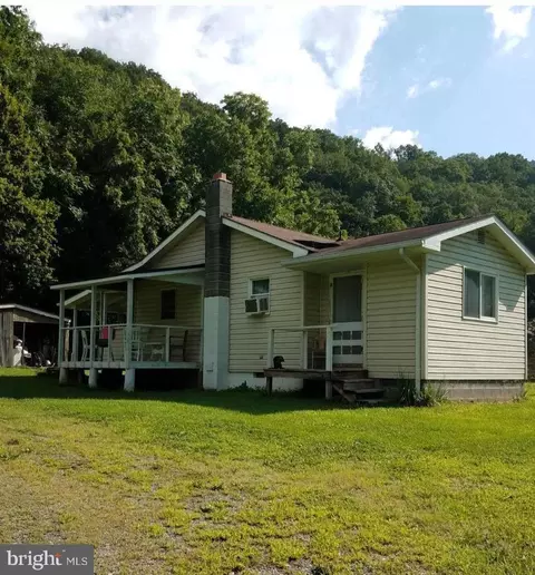 148 Aztec Sun Dr, Cabins, WV 26855
