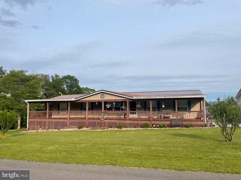 164 Noreaster Dr, Cabins, WV 26855