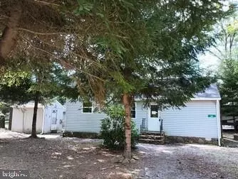 64 Sunburst Locust Dr, Mount Storm, WV 26739