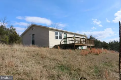 156 Squirrel Den Rd, Maysville, WV 26833