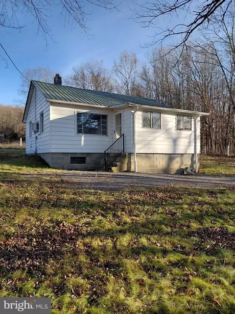 7642 Jordan Run Rd, Maysville, WV 26833