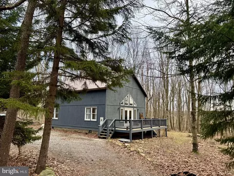 126 Dahlia Ln, Mount Storm, WV 26739