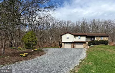 55 Fairfax Corner Rd, Cabins, WV 26855