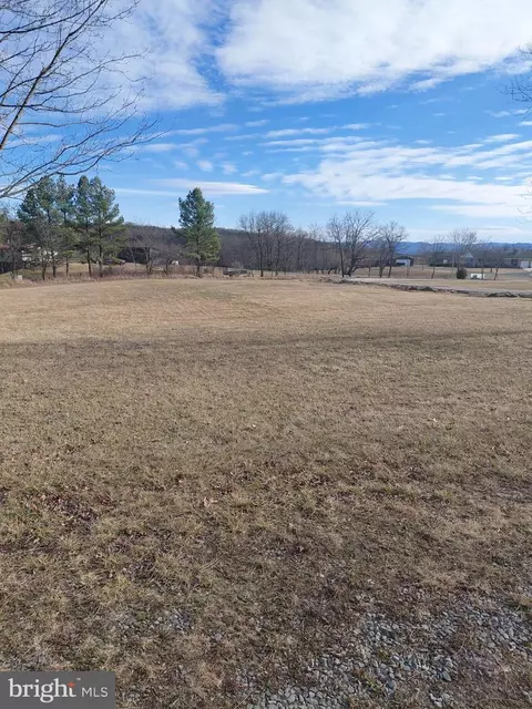 72 Beagle Boot Ln, Maysville, WV 26833