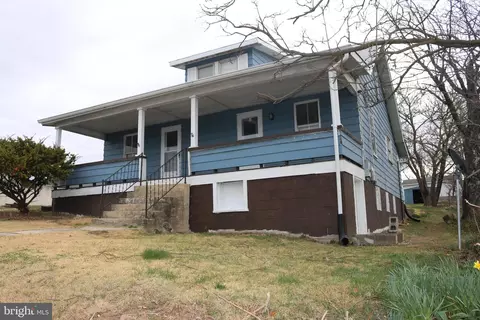 216 N Main St, Petersburg, WV 26847