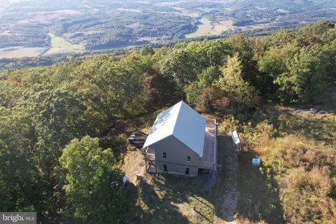 523 Glory Ridge Dr, Petersburg, WV 26847
