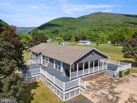 107 Trout Ln, Cabins, WV 26855