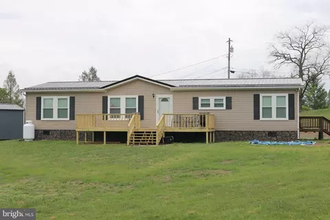 409 Sky Valley Dr, Cabins, WV 26855