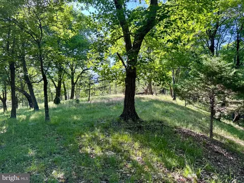 326 Tweed Ln, Petersburg, WV 26847